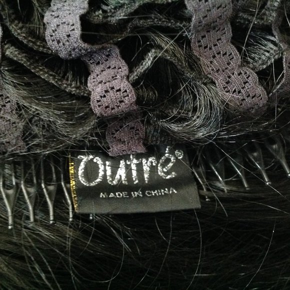 Outre' Quick Weave Black Synthetic Long Wig - Picture 9 of 9